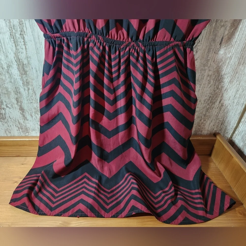 Lily Rose Burgundy and Black Chevron Midi Dress With Pockets